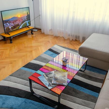 Sunshine Apartment Braşov Buitenkant foto