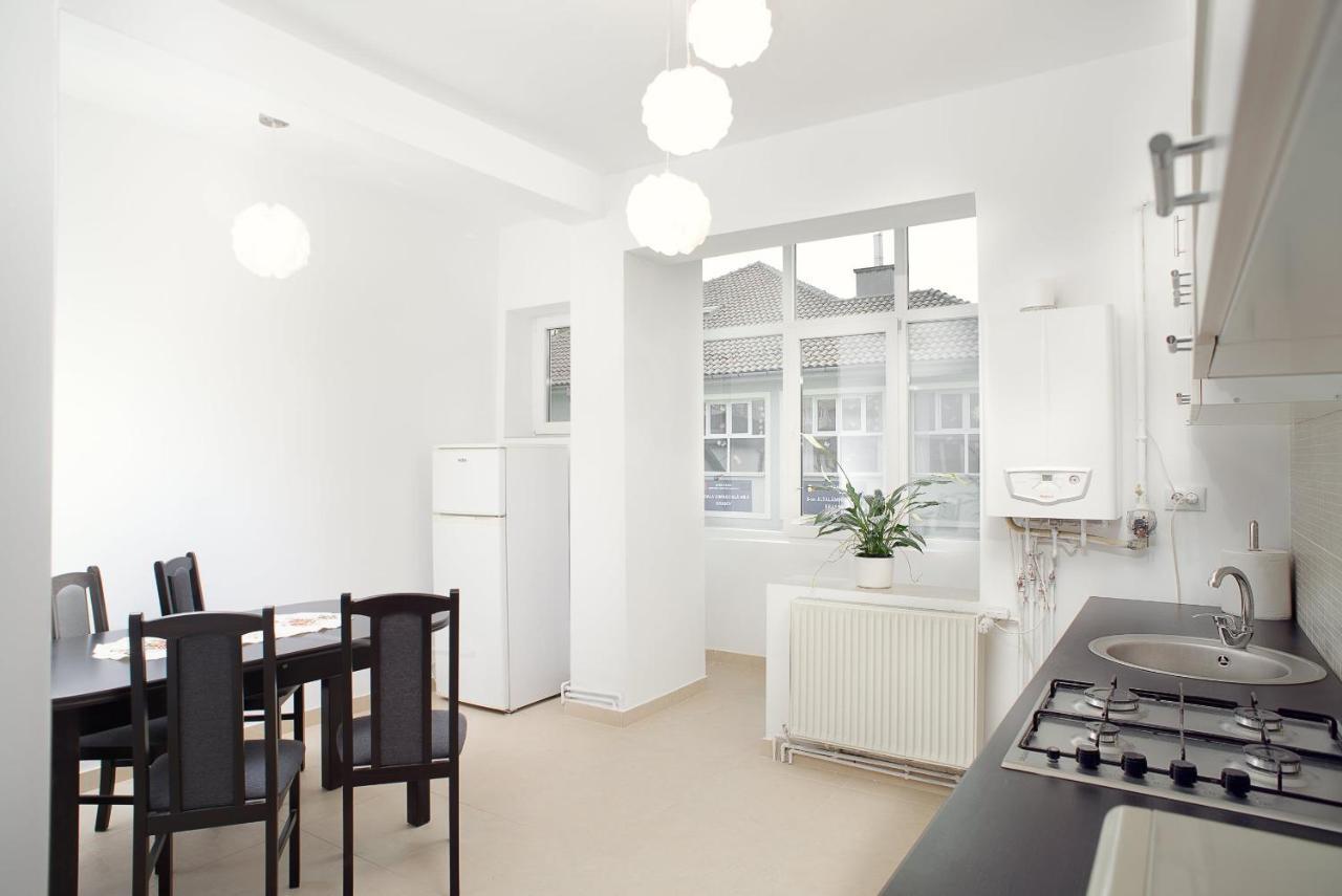 Sunshine Apartment Braşov Buitenkant foto