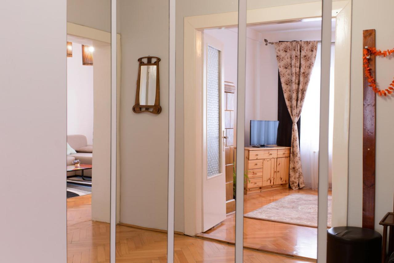Sunshine Apartment Braşov Buitenkant foto