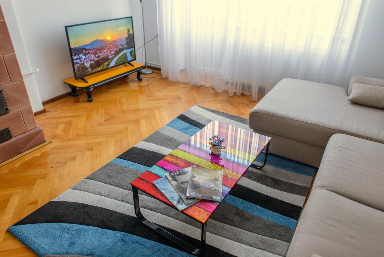 Sunshine Apartment Braşov Buitenkant foto