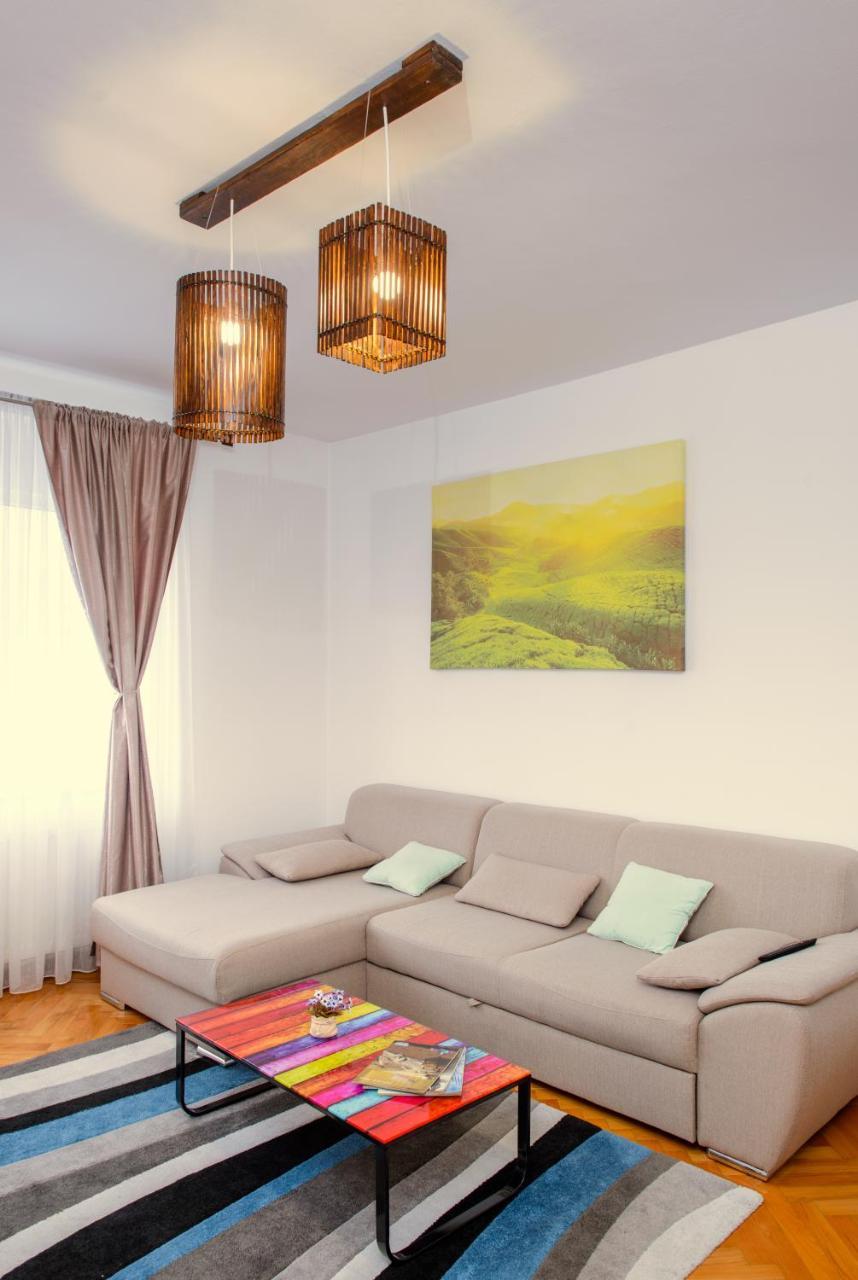 Sunshine Apartment Braşov Buitenkant foto