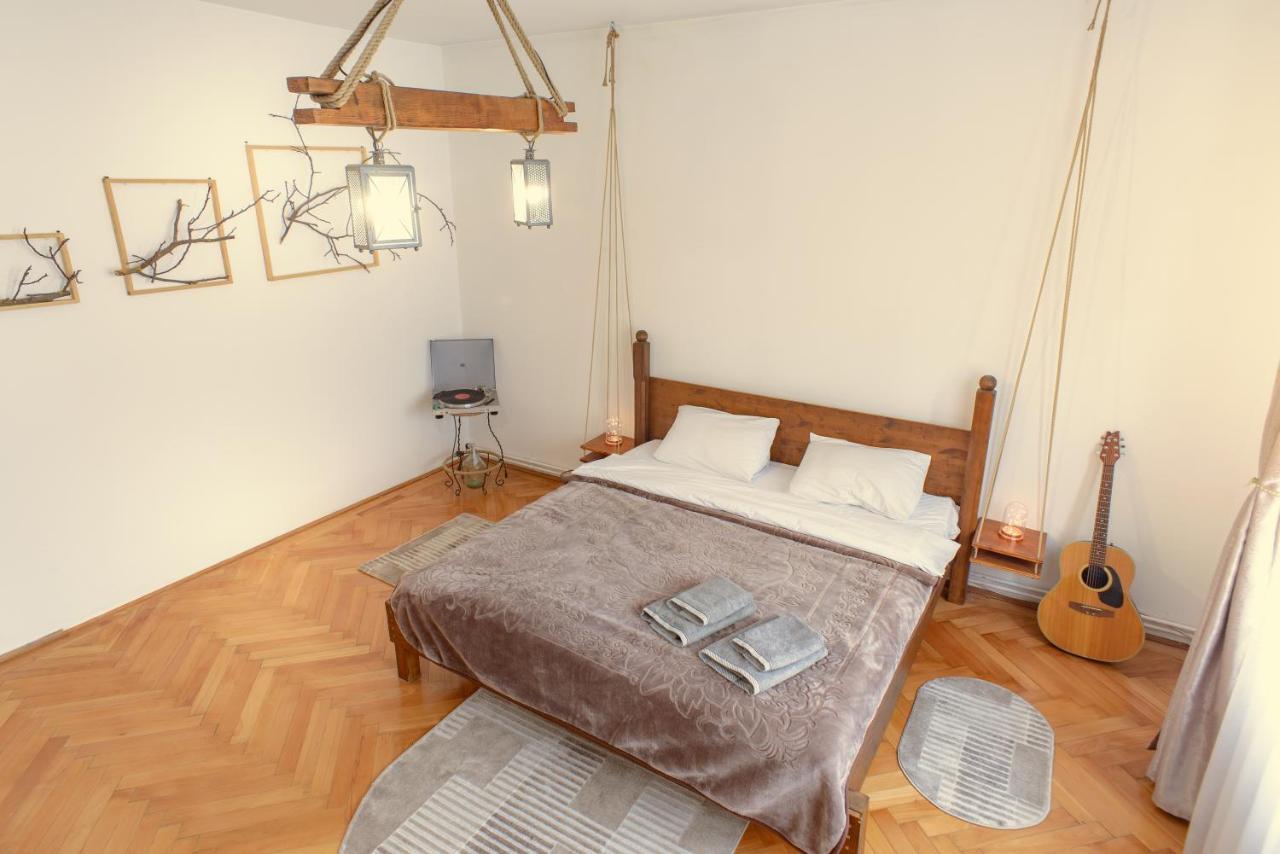 Sunshine Apartment Braşov Buitenkant foto