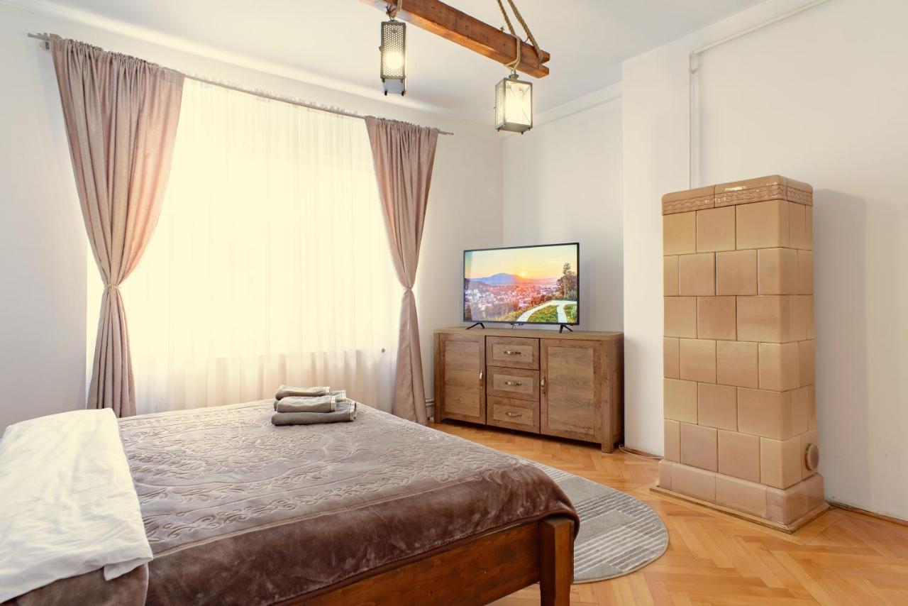 Sunshine Apartment Braşov Buitenkant foto