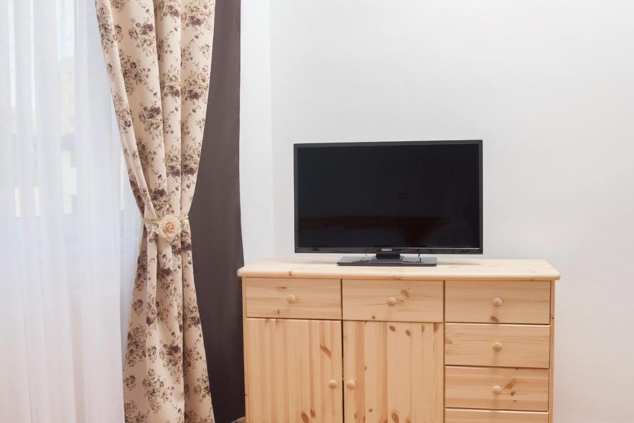Sunshine Apartment Braşov Buitenkant foto