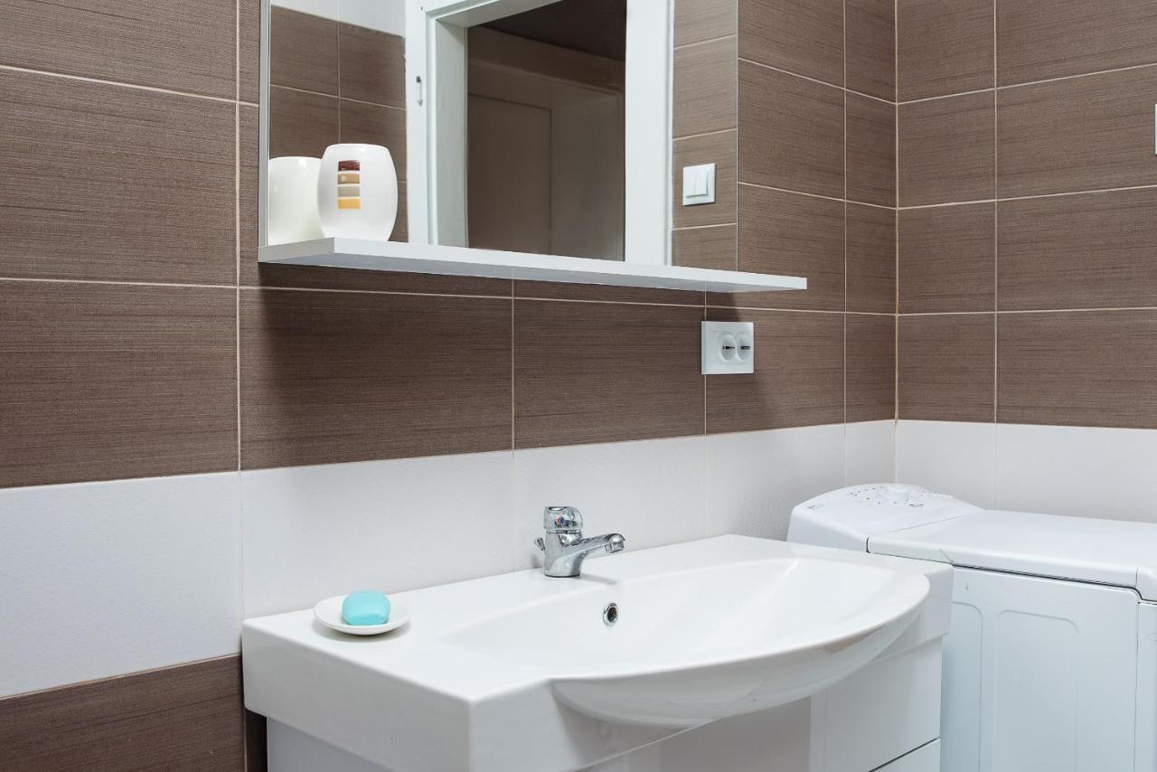 Sunshine Apartment Braşov Buitenkant foto